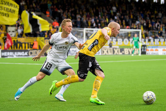 Elfsborgs Simon Lundevall och Häckens Joel Andersson