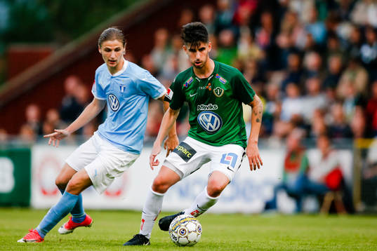 Malmö FFs Pawel Cibicki  och Jönköpings Erik Andersson