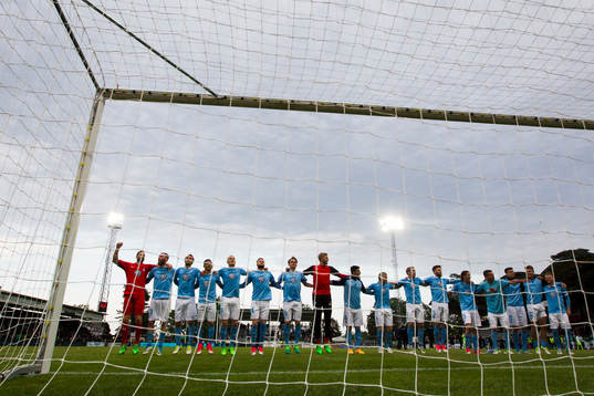Malmö FFs spelare tackar publiken