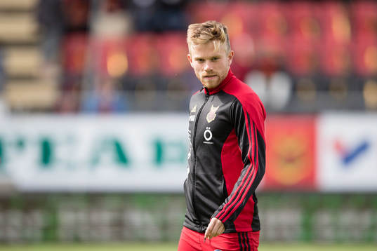 Östersunds Dennis Widgren värmer upp