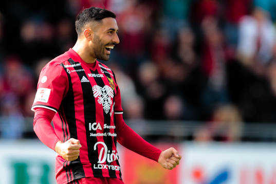Östersunds Saman Ghoddos jublar