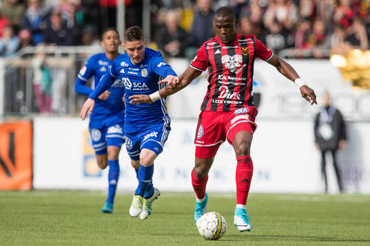 Östersunds Alhaji Gero mot Sundsvalls Kristinn Freyr