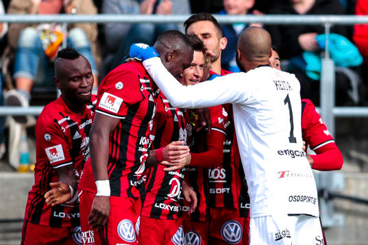 Östersunds spelare jublar