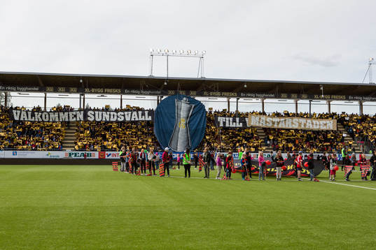 tifo innan fotbollsmatchen i Allsvenskan mellan Östersund