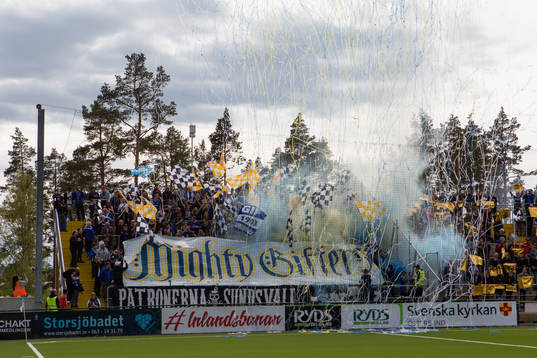Sundsvalls klack skjuter konfetti