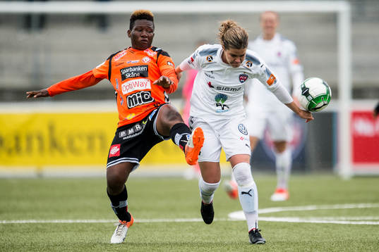 Kristianstads Rita Chikwelu och Rosengårds Hanna Folkesson