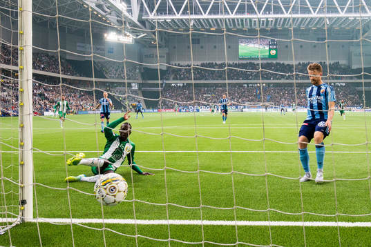 Hammarbys Pa Amat Dibba gör 3-1 framför ögonen på