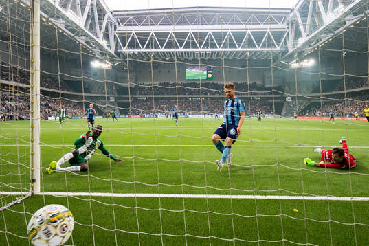 Hammarbys Pa Amat Dibba gör 3-1 framför ögonen på