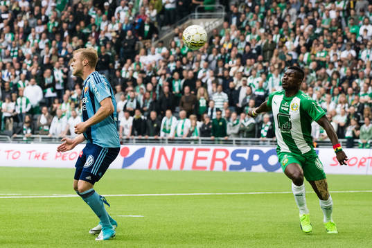 Djurgårdens Gustav Engvall nickar in 0-1 för Djurgården