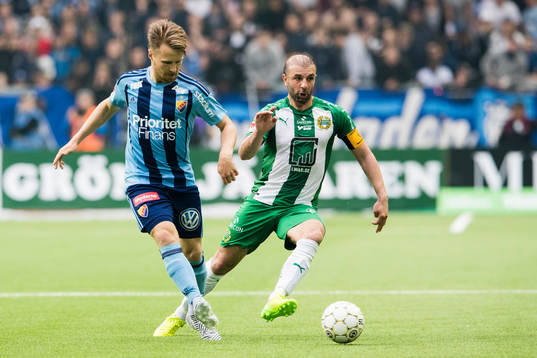 Djurgårdens Jacob Une Larsson och Hammarbys Kennedy