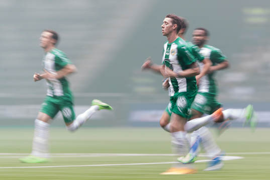 Hammarbys Birkir Már Saevarsson innan fotbollsmatchen i