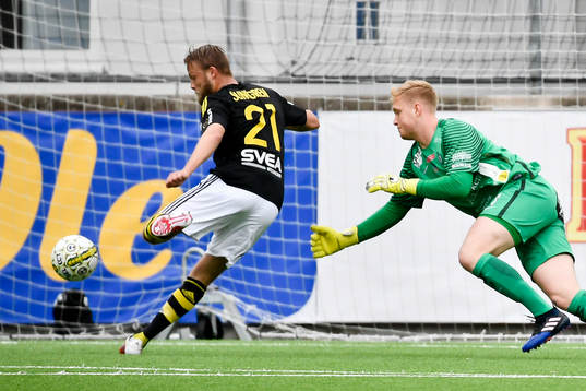 s Daniel Sundgren gör 0-1