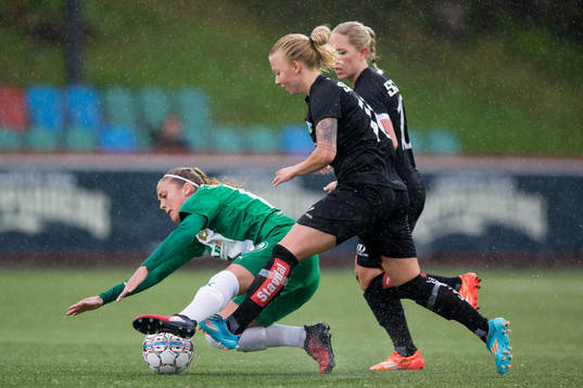 4 Hammarbys Filippa Angeldal faller
