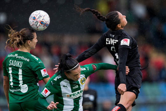 4 Göteborgs Beata Kollmats i nickduell med Hammarbys Anna