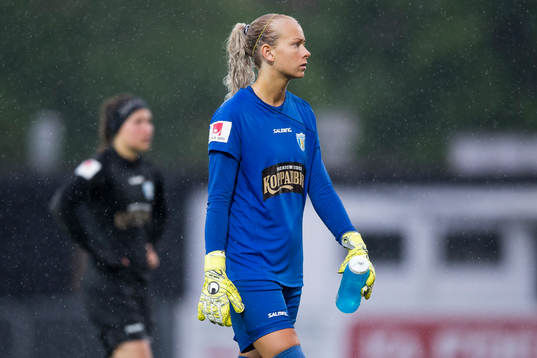 4 Göteborgs målvakt Fanny Lund deppar