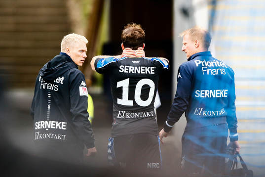 IFK Göteborgs Tobias Hysen lämnar planen