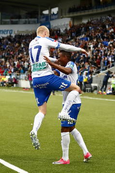 Norrköpings Kalle Holmberg och Niclas Eliasson jublar