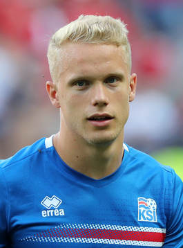 Hjortur Hermannsson, Island