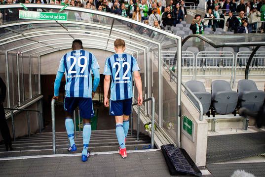 Djurgårdens Haruna Garba och Felix Beijmo deppar
