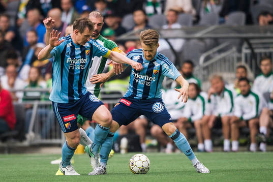Djurgårdens Kim Källström och Jacob Une Larsson mot