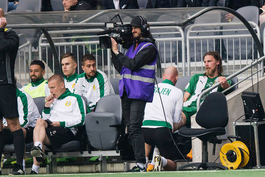 Hammarbys Björn Paulsen tas ut skadad