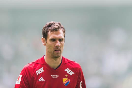 Djurgårdens målvakt Andreas Isaksson deppar