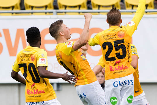 Falkenbergs spelare jublar