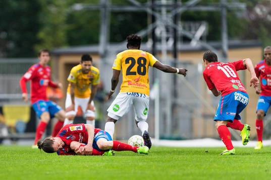 Helsingborgs Jesper Lange har ont