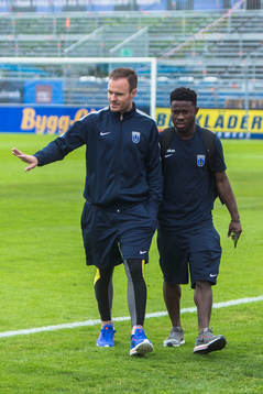 Sirius Niklas Busch Thor (v) och Kingsley Kofi Sarfo (h)