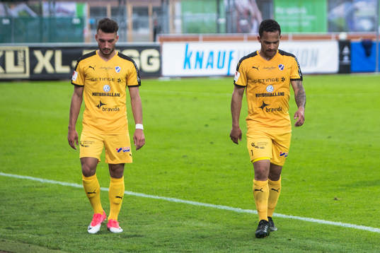 Halmstads Sead Haksabanovic och Nikolai Alho deppar