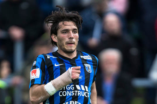 Sirius Ian Sirelius med ett bandage över höger arm och
