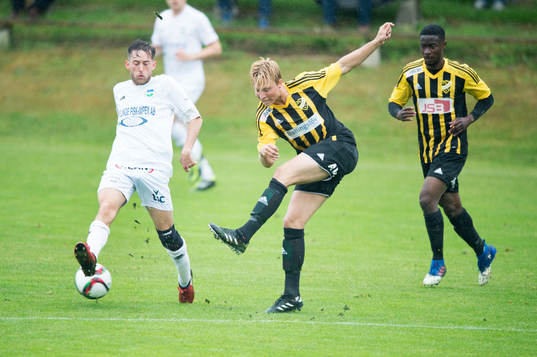 IFK Hässleholms Gustaf Lindroth i matchen i division 2