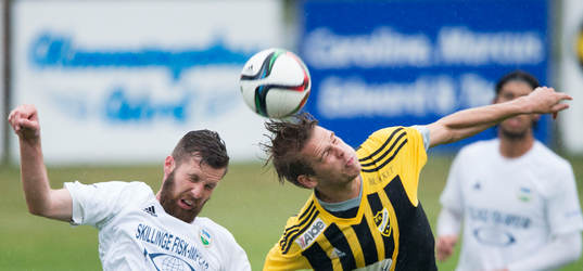 IFK Hässleholms  Filip Ranmo i matchen i division 2 mellan