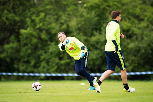 Robin Olsen och Victor Nilsson Lindelöf