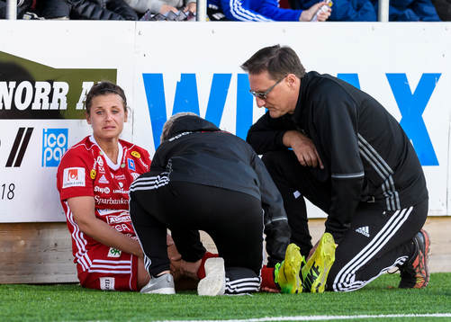 Piteås Hanna Pettersson grinar illa
