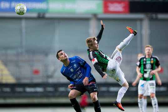 Trelleborgs Dino Islamovic tacklar GAIS Andreas Peterson