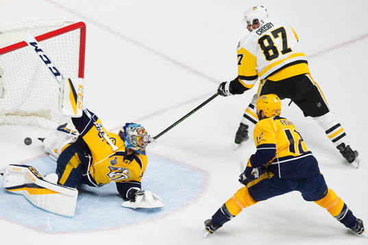 Pittsburghs Sidney Crosby kvitterar till 1-1 bakom