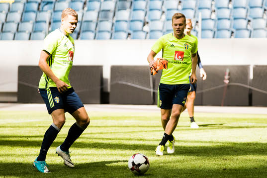 Sveriges Viktor Claesson och Sebastian Larsson