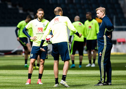 Sveriges Marcus Berg, Ola Toivonen och assisterande