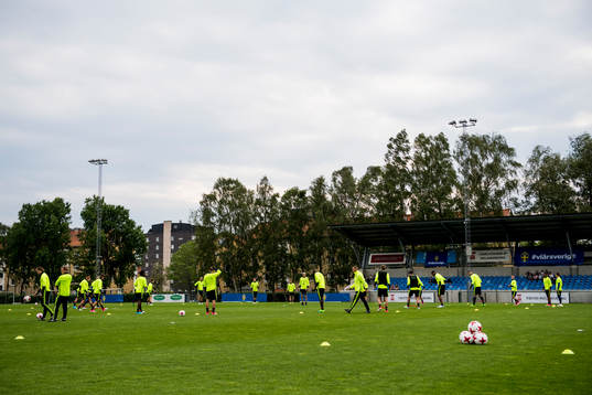 Översiktsbild över en träning med U21-landslaget i