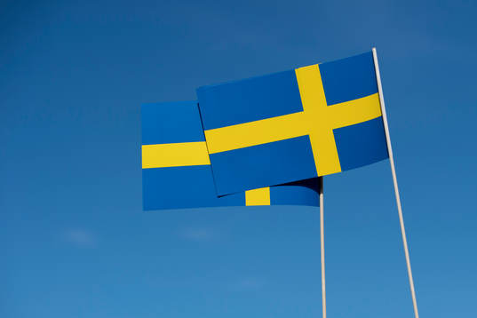 Svenska flaggor i luften