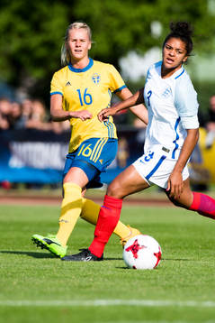 Sveriges Nellie Lilja och Englands Jess Carter