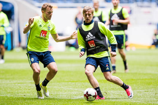 Sveriges Sebastian Larsson och Emil Forsberg