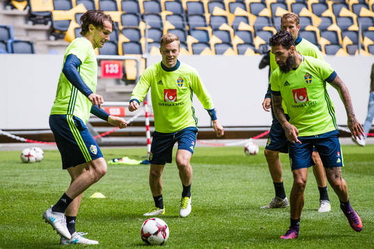 Sveriges Albin Ekdal, John Guidetti och Jimmy Durmaz