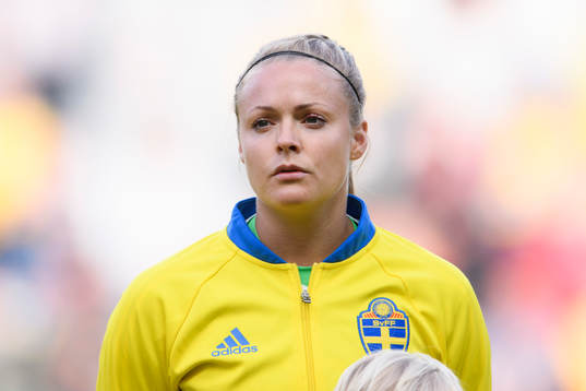 Sveriges målvakt Hilda Carlén vid lineup innan