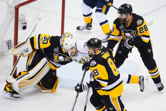 Nashvilles Viktor Arvidsson utmanar Pittsburghs målvakt