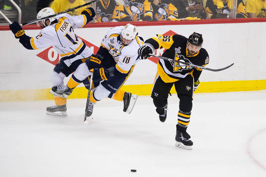 Nashvilles Mike Fisher och James Neal faller bakom
