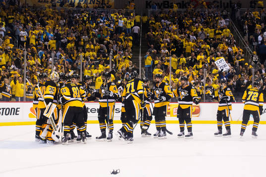 Pittsburghs spelare jublar