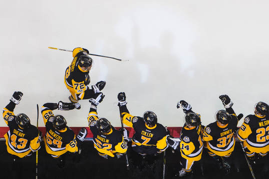 Pittsburghs Patric Hörnqvist jublar med lagkamrater