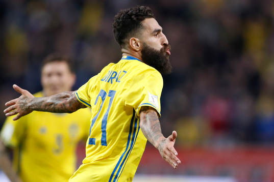 Sveriges Jimmy Durmaz jublar